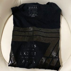 NWT Mens guess t-shirt